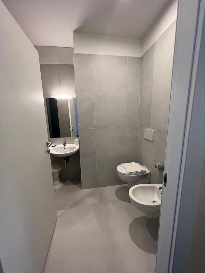 Hotel Telstar Римини Экстерьер фото