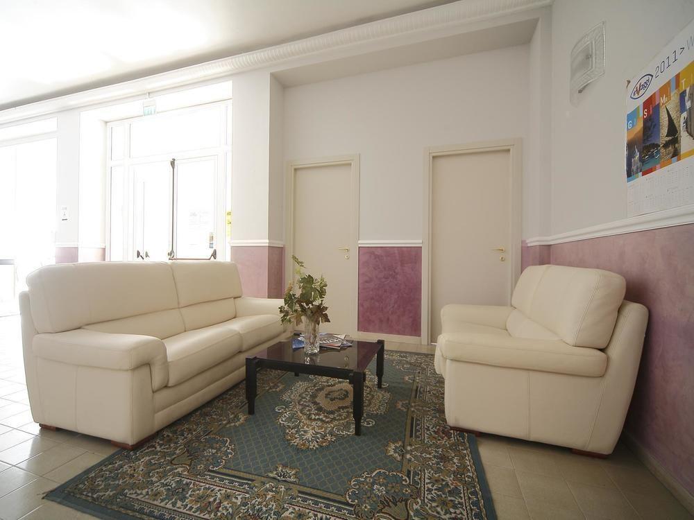 Hotel Telstar Римини Экстерьер фото