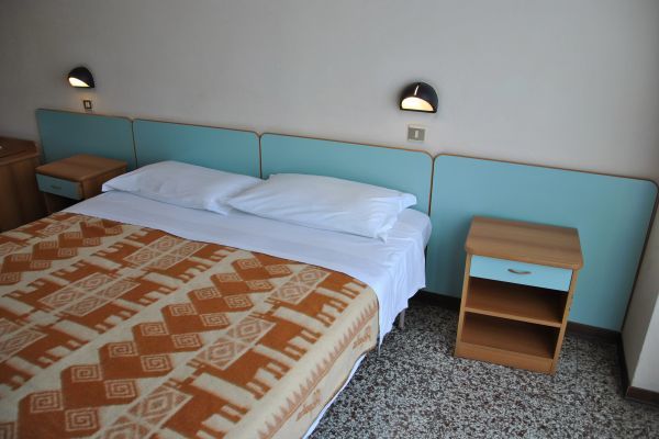 Hotel Telstar Римини Экстерьер фото